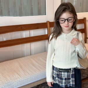 小圓領針織上衣