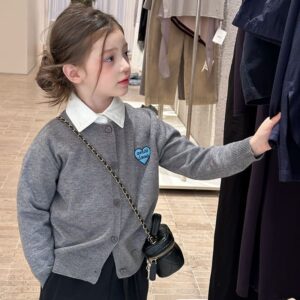 愛心標素色針織外套